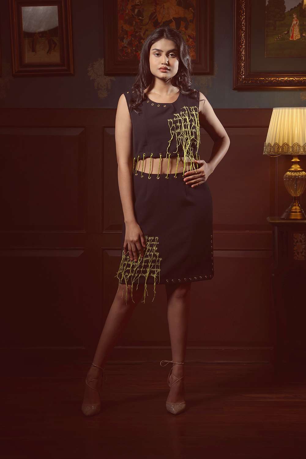 Text dress with thread detail