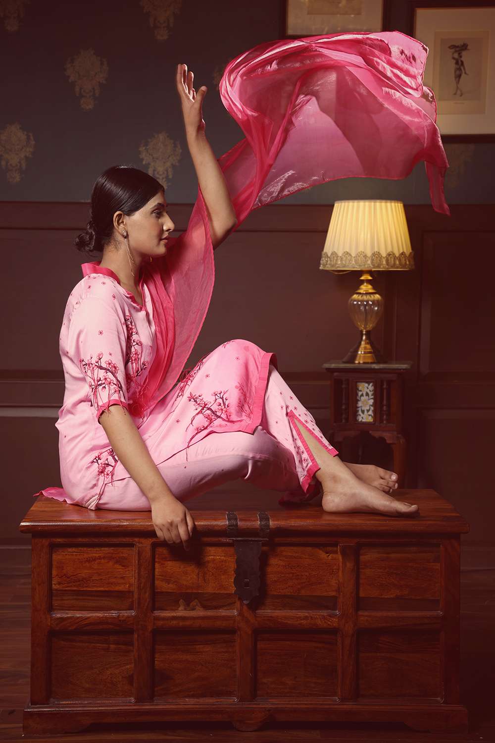 Printed kurti set with thread detail