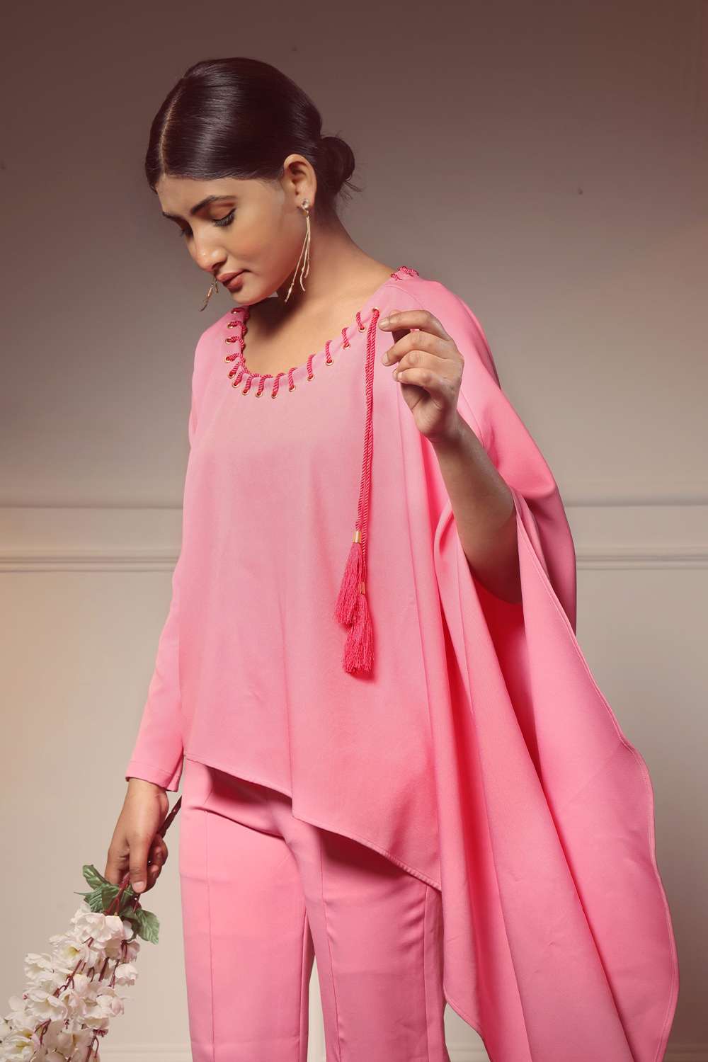 Asymmetric free size cape with box pant