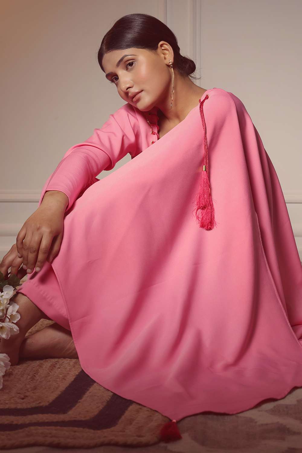 Asymmetric free size cape with box pant
