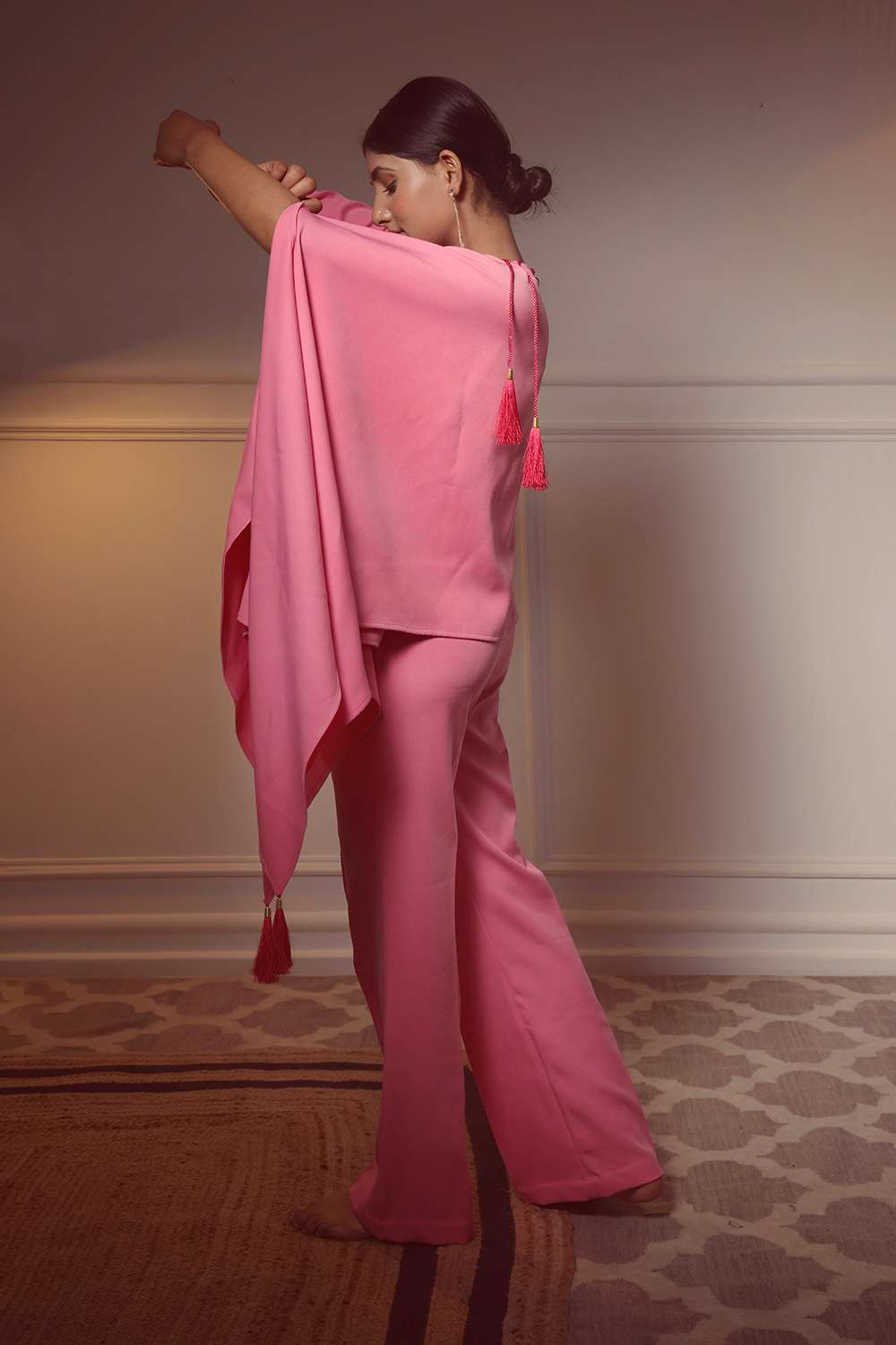 Asymmetric free size cape with box pant